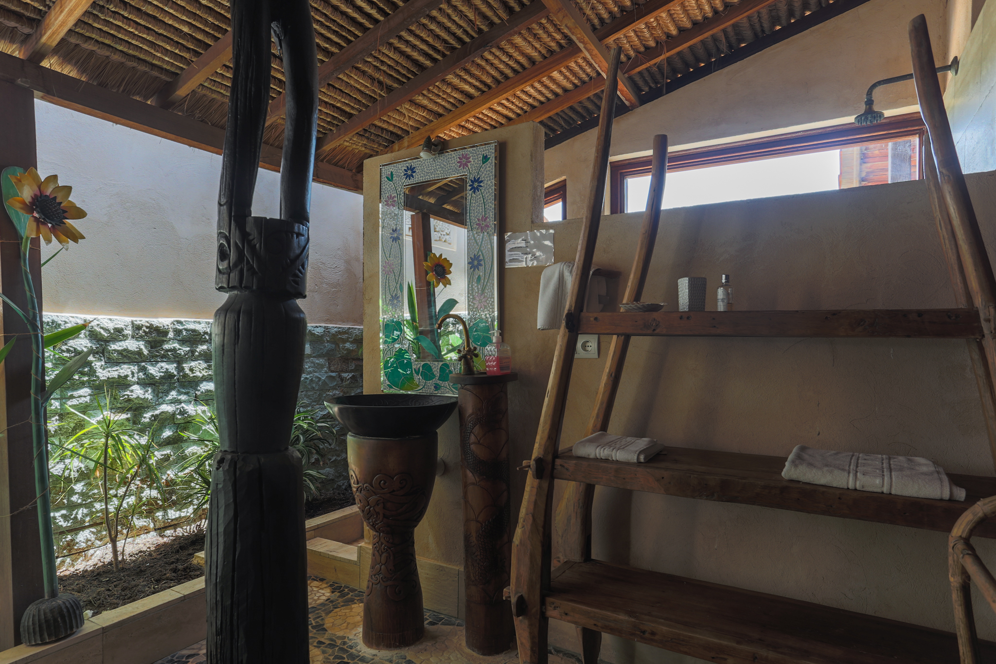 El Rey - Guest Bathroom